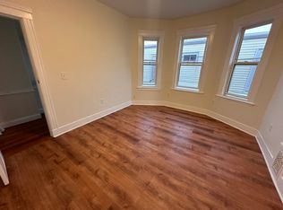 78 Adams St FLOOR 3, Dorchester, MA 02122