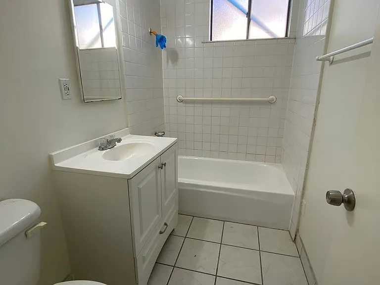 11820 Chandler Blvd #7 — Photo 6