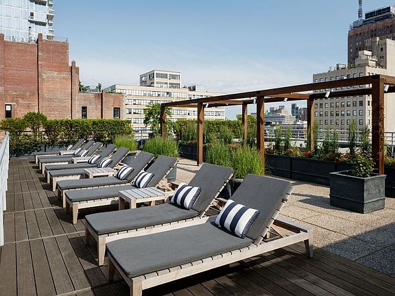 5th image of 88 Leonard St APT 1502