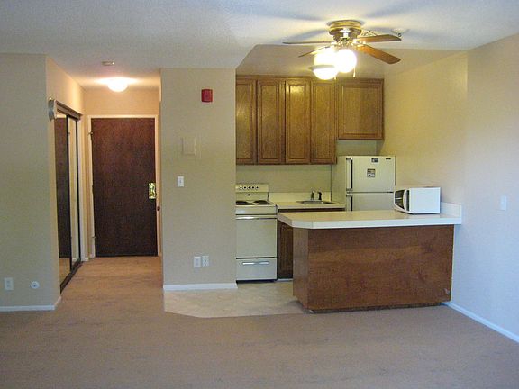 2nd image of 22100 Burbank Blvd Unit 312A