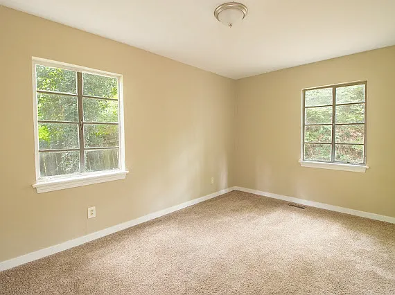 836 Vanderbilt St — Photo 7