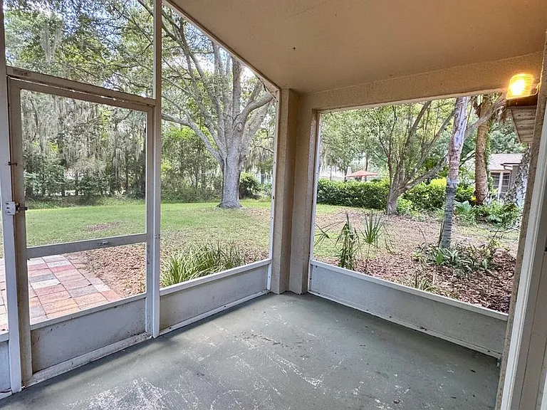 941 Park Valley Cir — Photo 25
