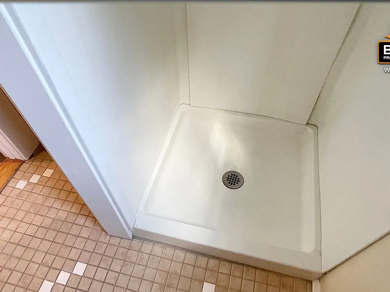 10-12 Otis St — Photo 14
