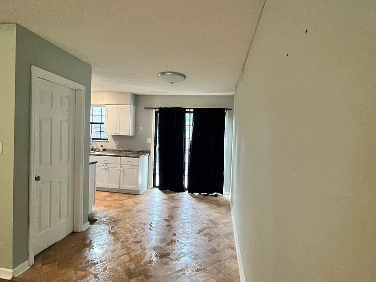 211 Hayter Dr — Photo 34