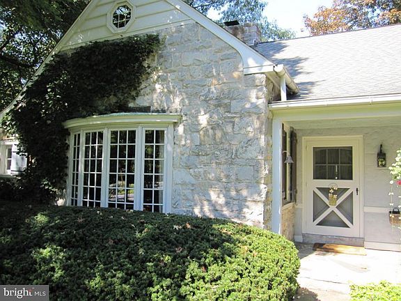 4th image of 1553 Hollywood Dr