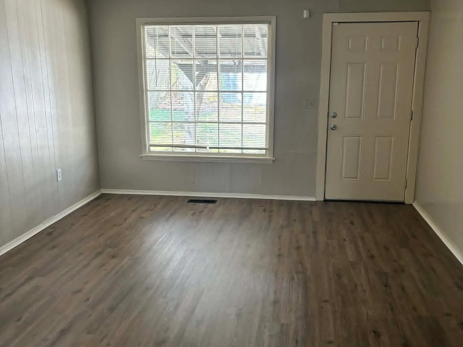 3 bed, 1133 sqft, $900 — Photo 4