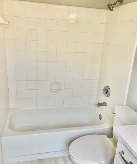 2701 Selwyn Ave — Photo 5