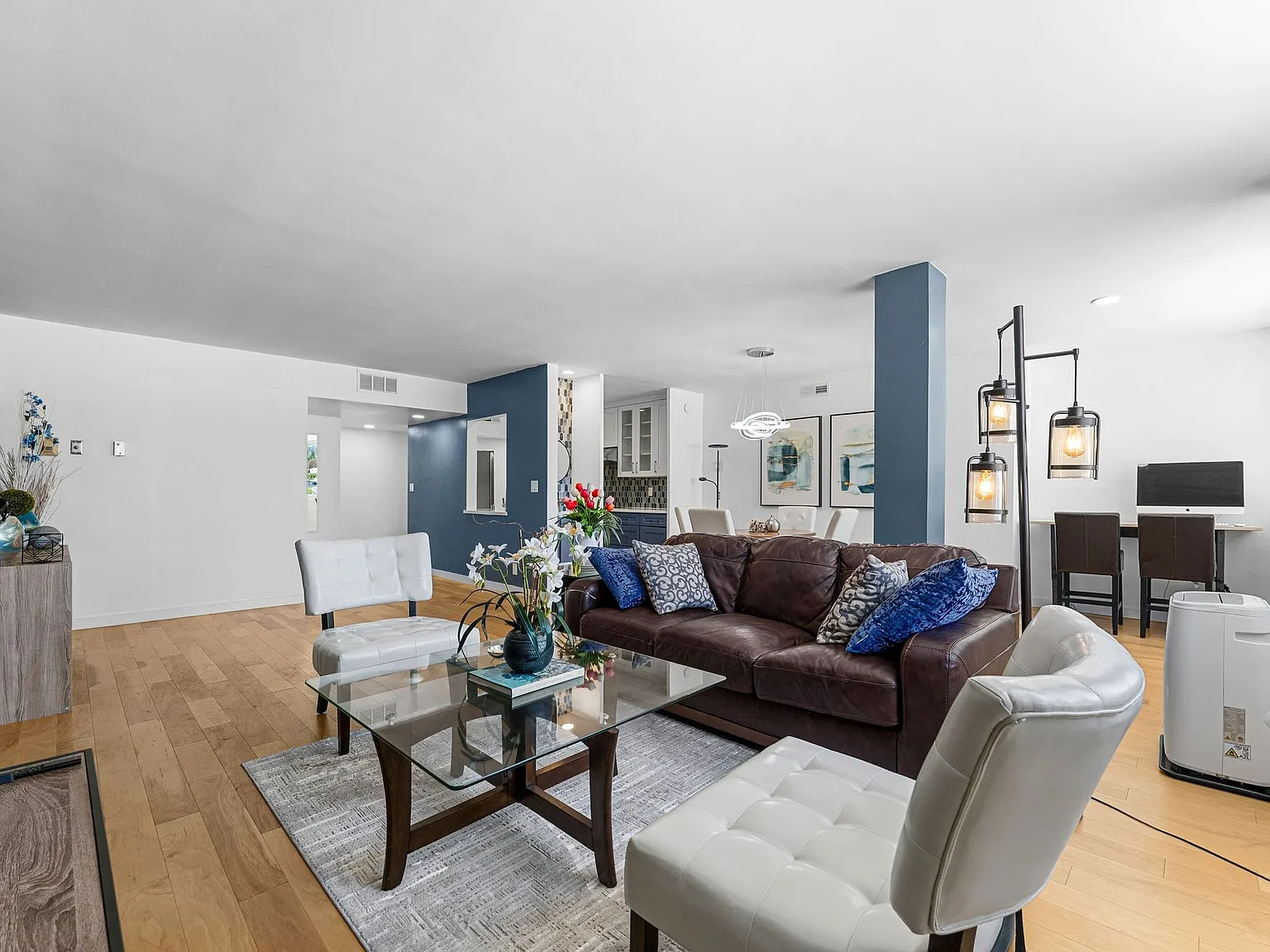 2 bed, 1191 sqft, $4,500 — Photo 4