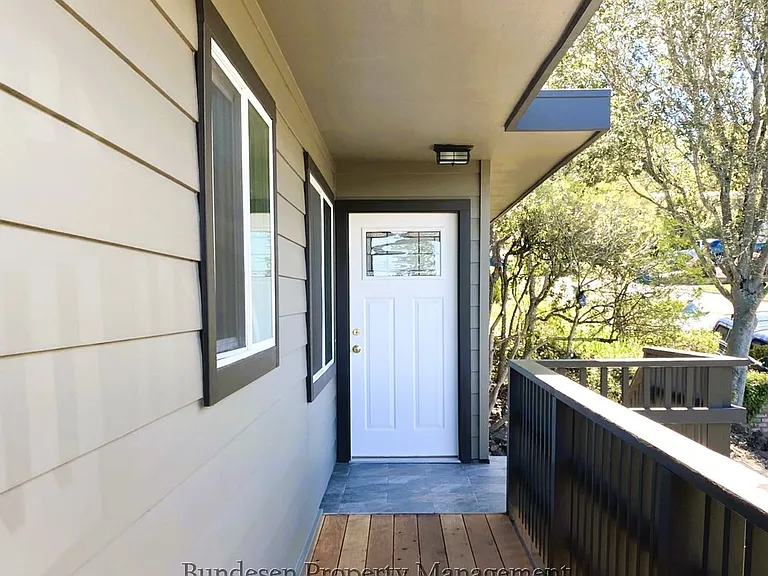 77 Sunny Hill Dr — Photo 2