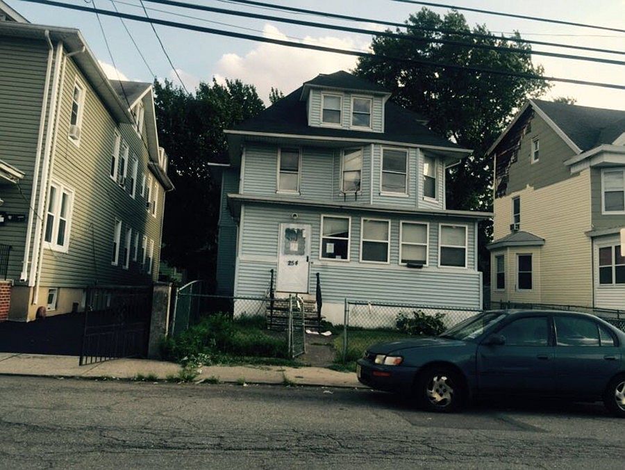 1st image of 252-254 18th Ave