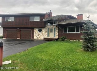 9511 Albatross Dr, Anchorage, AK 99502