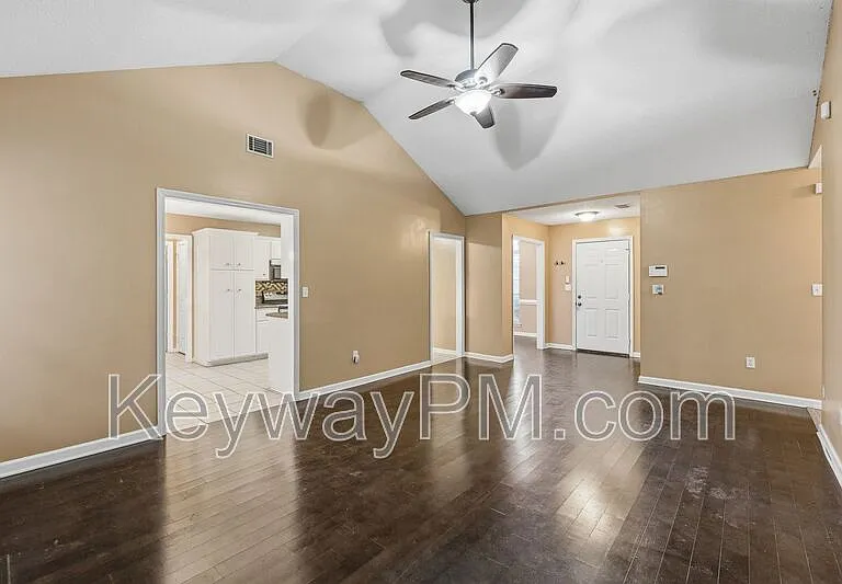3013 Heron Ct — Photo 6