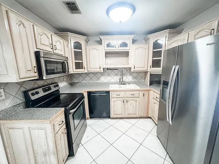 967 Barbara Lynn Dr — Photo 4