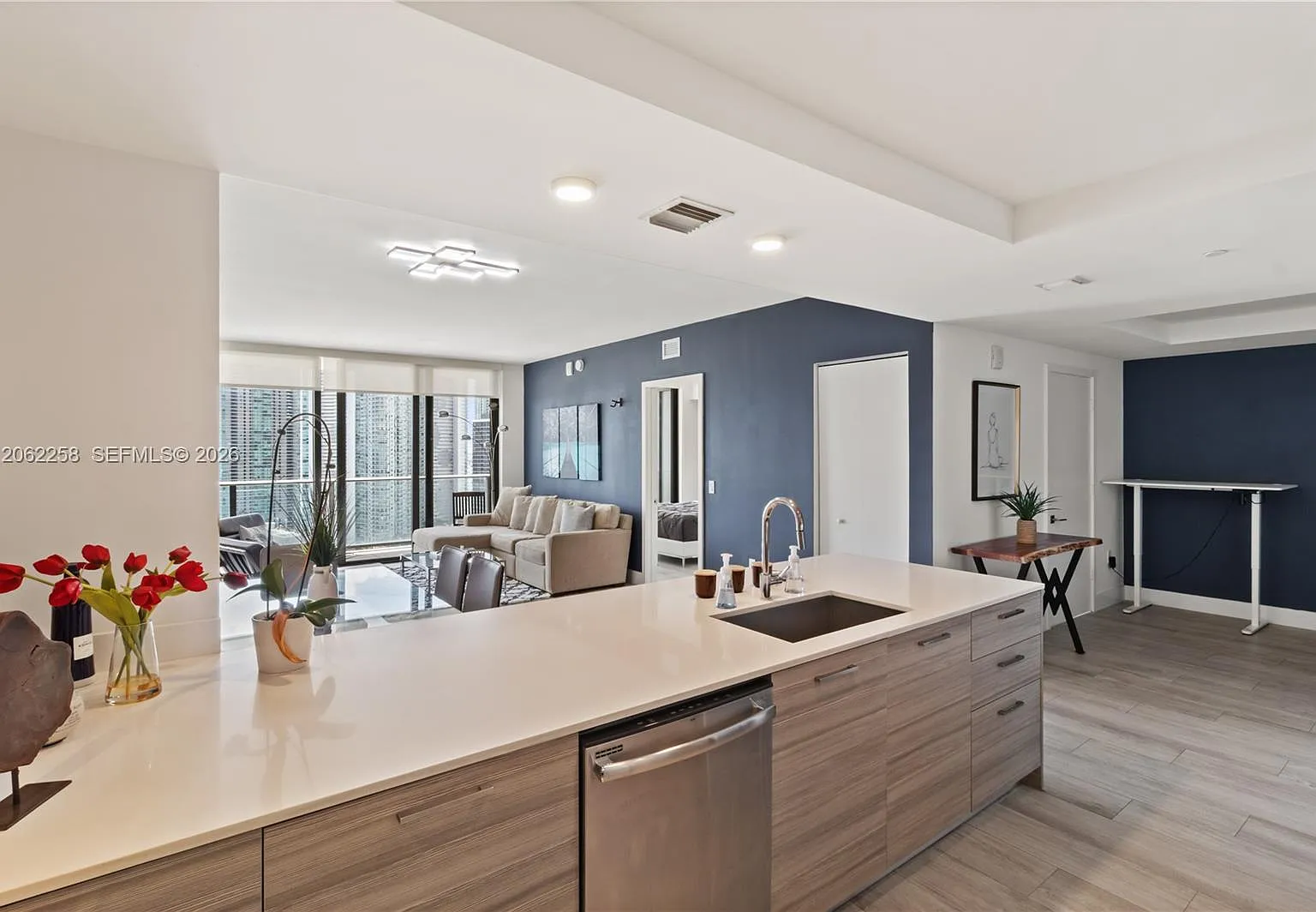 3401 Midtown Condo — Photo 4