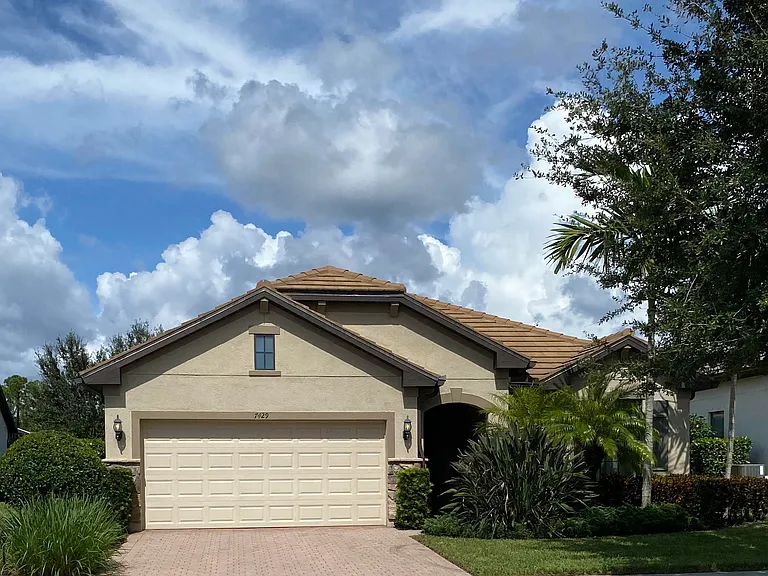 7429 Winding Cypress Dr — Photo 1
