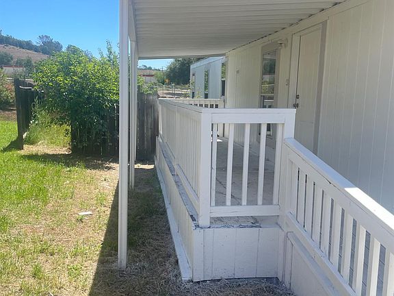 3rd image of 992 Iroquois Cir