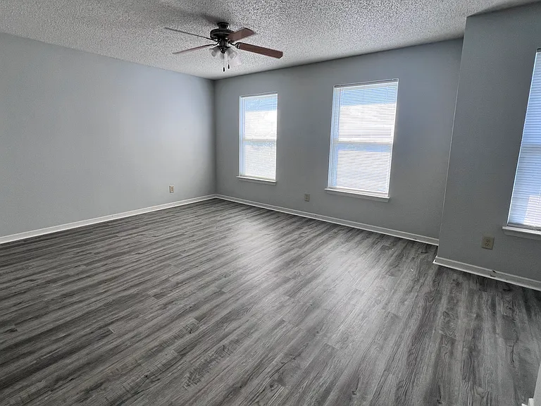 2726 Chilton Dr — Photo 11