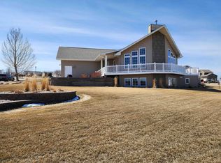 1618 Foothills Rd SW, Minot, ND 58701