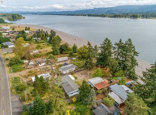 104 E Sunny Sands Rd, Cathlamet, WA 98612