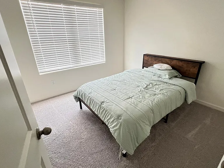 105 Thetford Way — Photo 10