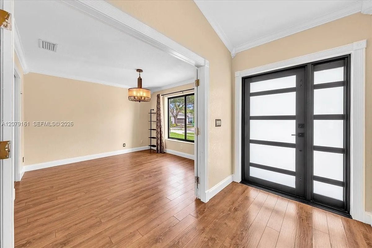 3 bed, 1807 sqft, $4,995 — Photo 4