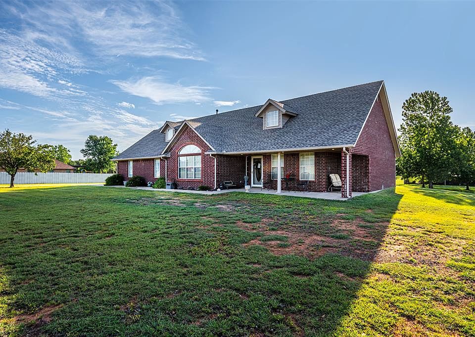 1st image of 506 Summer Creek Rd