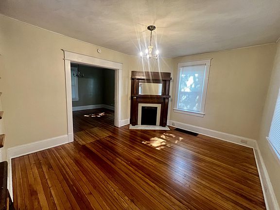 5th image of 1919 Moorman Ave NW