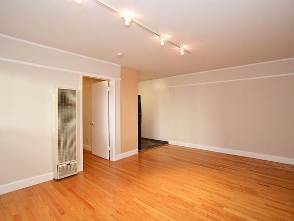 3rd image of 2844 Golden Gate Ave APT 2