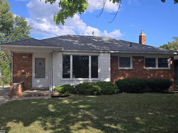 28830 Garfield St, Roseville, MI 48066