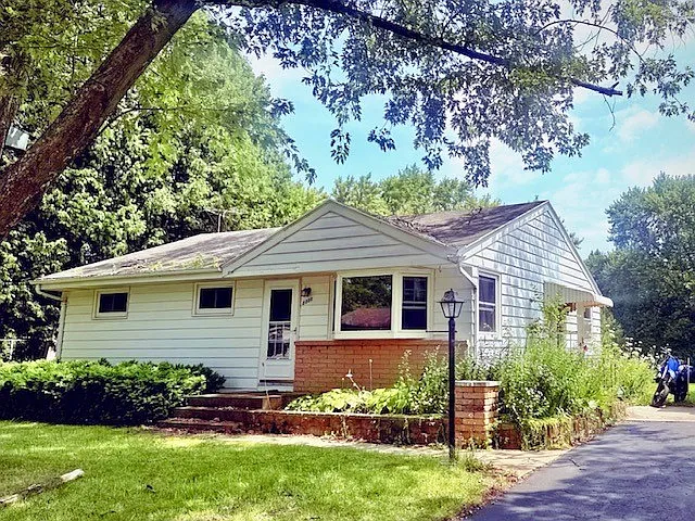 Exterior of home (front) - detached garage just out of frame (righthand side of image)
