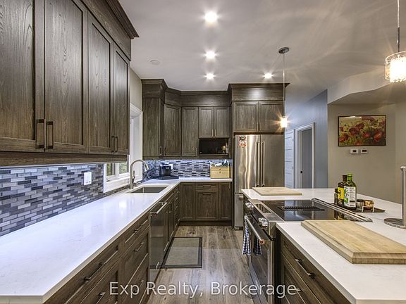5th image of 37 Bowen Rd