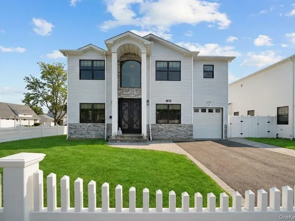 79 Cherry Lane, Hicksville, NY 11801