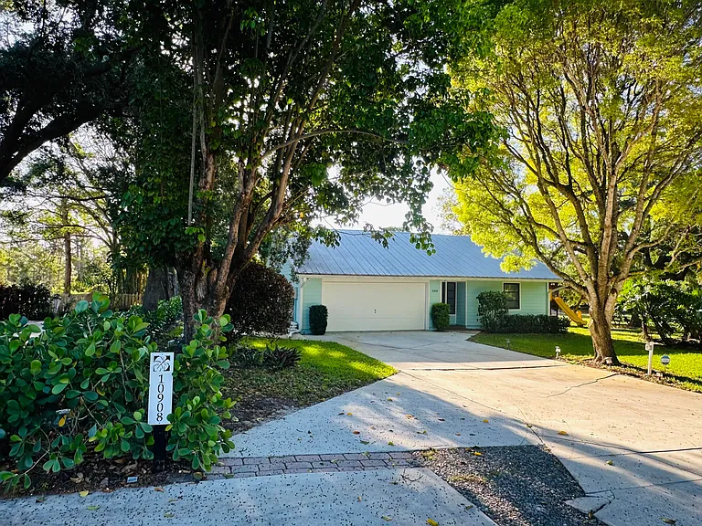 10908 SE Hobart St — Photo 4