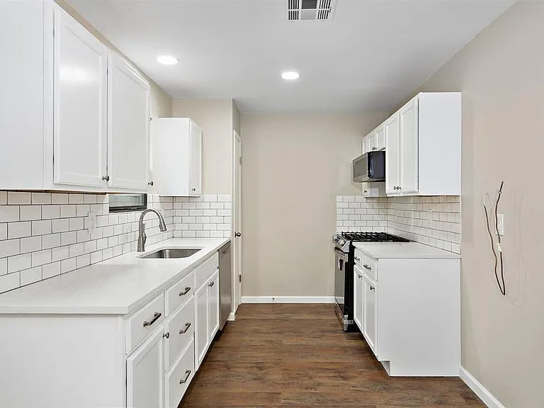 1905 Farnswood Dr — Photo 8