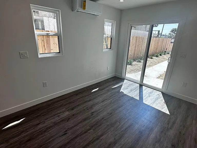 611 Silver Strand Blvd — Photo 9