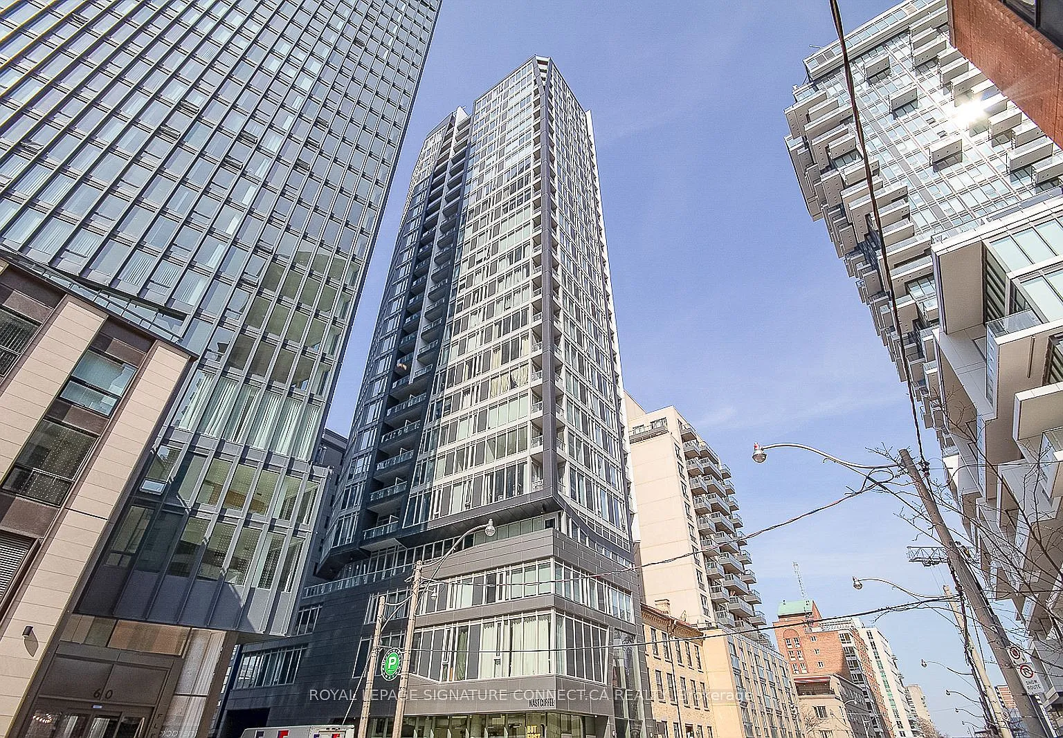 Core Condo — Photo 1