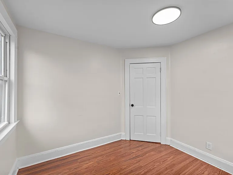 2215 N Wood Ave — Photo 19