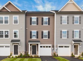 41 Scammel Dr, Bunker Hill, WV 25413