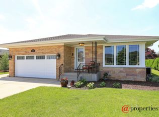 5448 N Redwood Dr, Chicago, IL