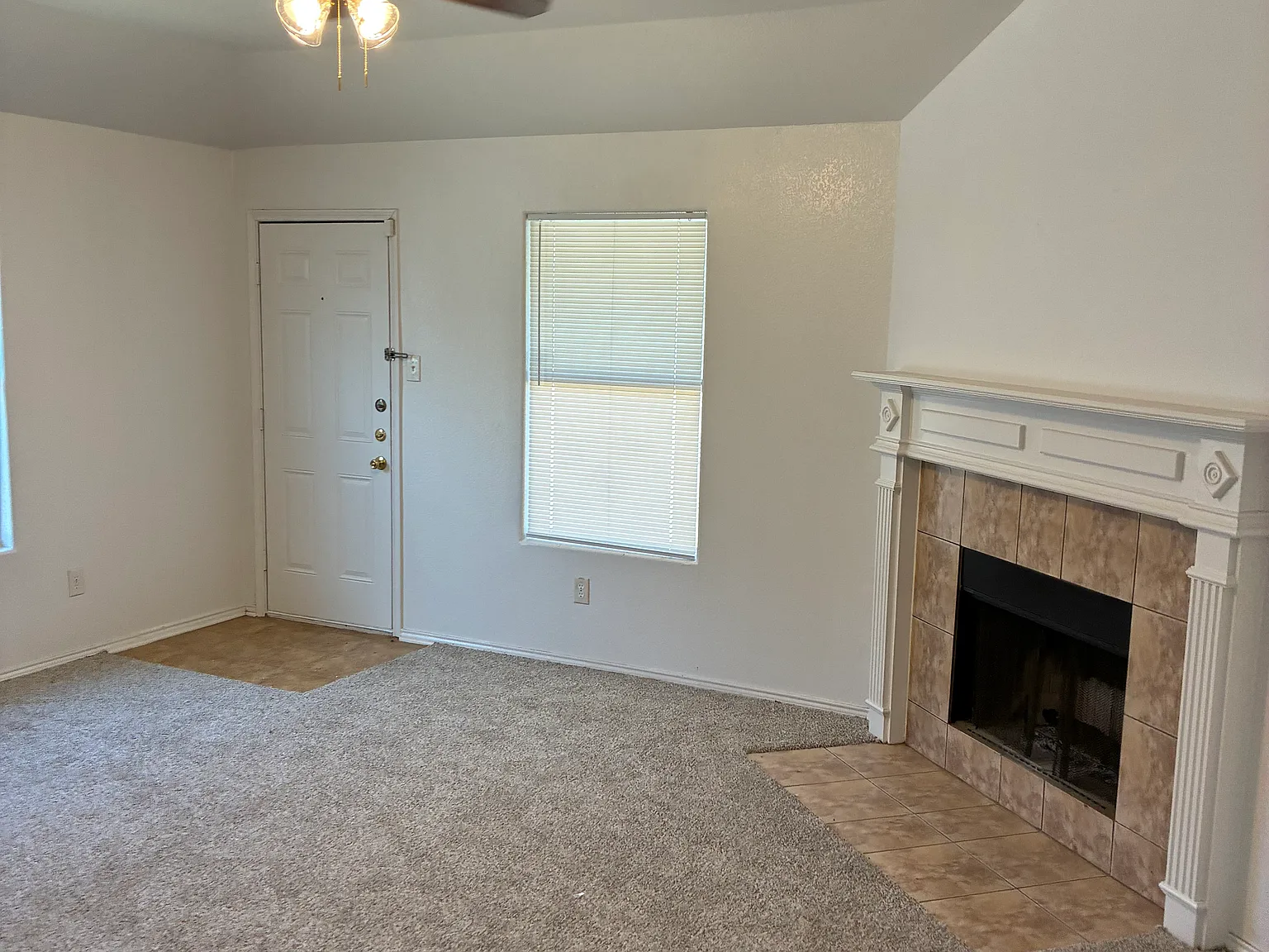 3 bed, 1728 sqft, $1,900 — Photo 2