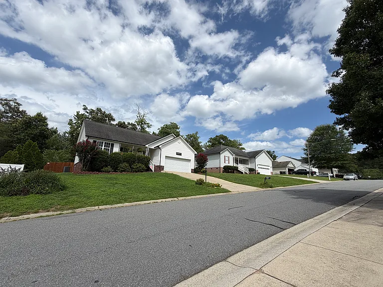 1684 SE Red Bird Cir — Photo 18