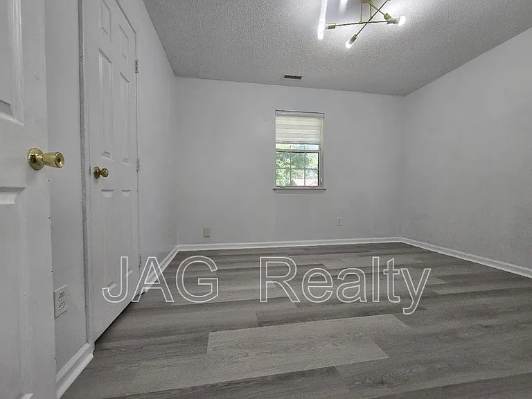 2601 Briar Trail Ct — Photo 7
