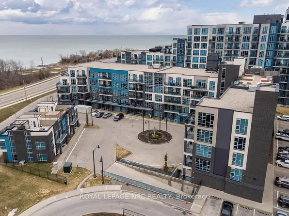 10 Concord Pl #412, Grimsby, ON L3M 0G6