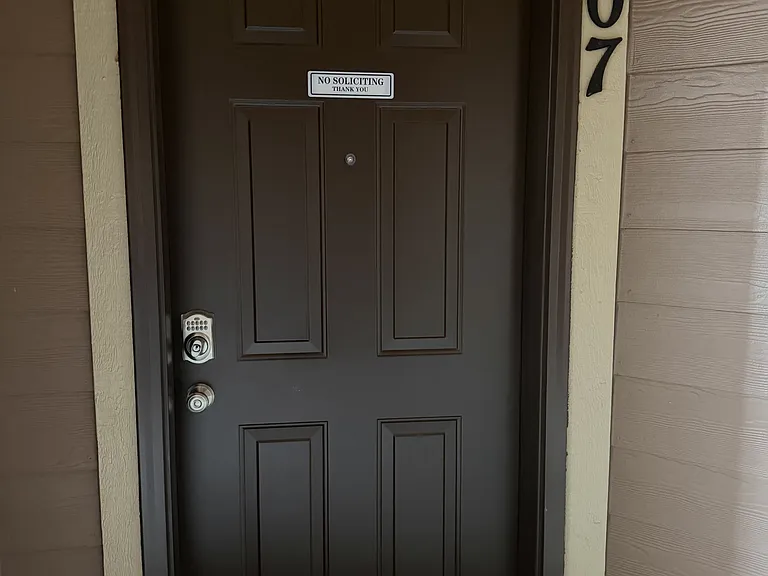 2133 Krisron Rd #B-207 — Photo 2