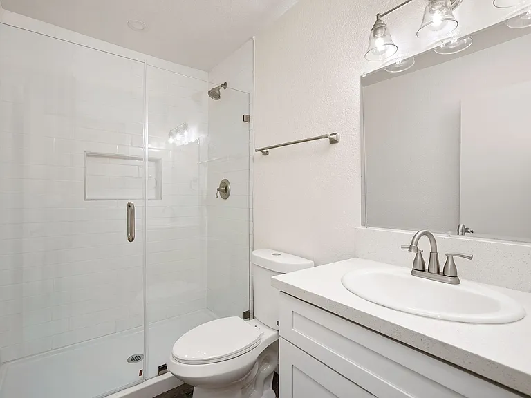 1100 Leff Street — Photo 10
