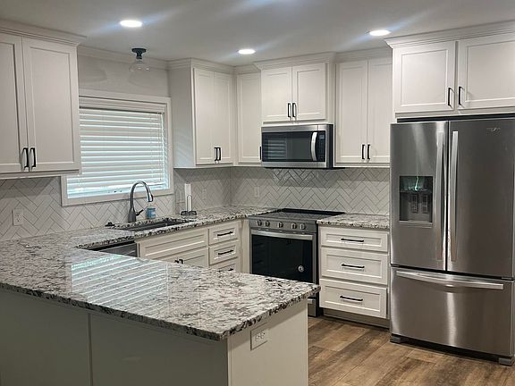 5th image of 1433 Westfield St