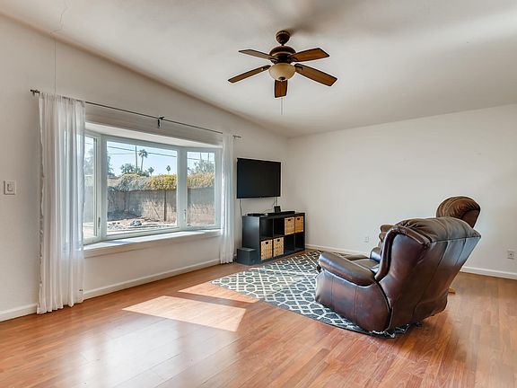 4th image of 531 E Alameda Dr