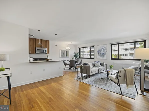 1200 S Arlington Ridge Rd APT 418, Arlington, VA 22202