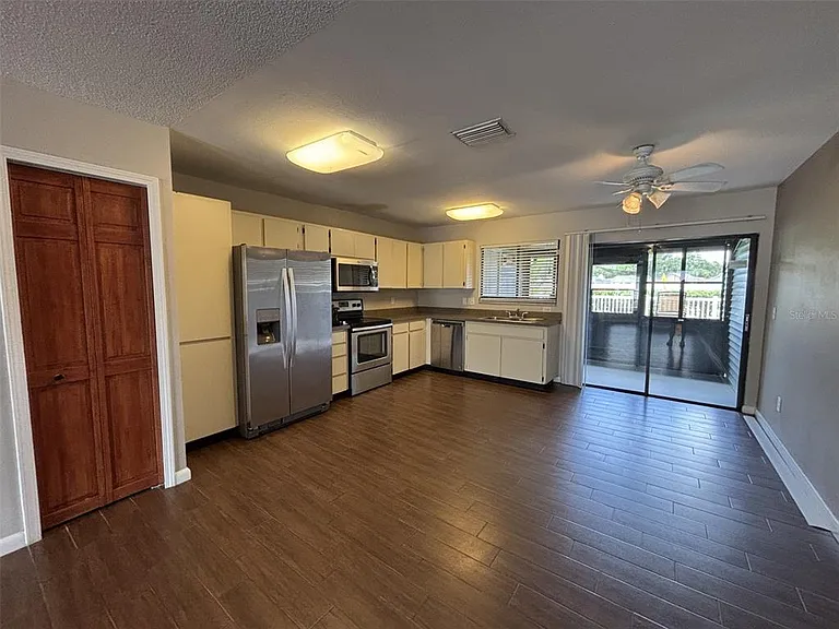 12710 Raeburn Way — Photo 4