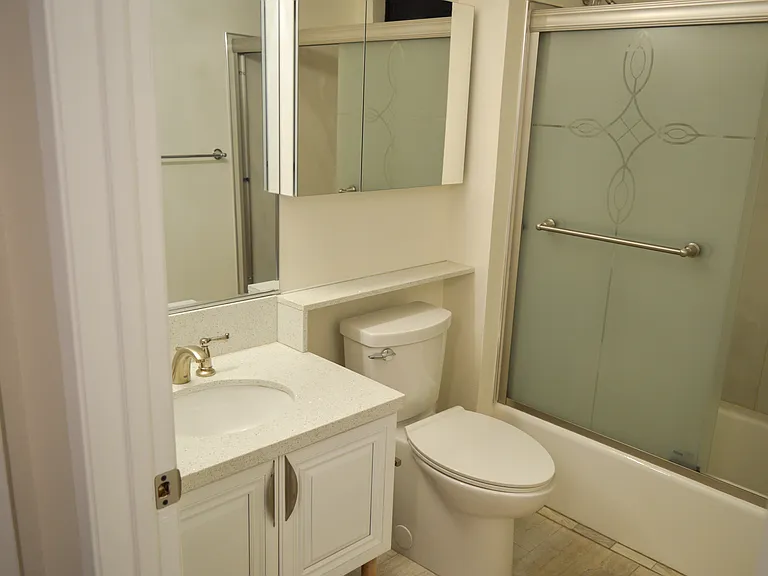 1726 Winona Blvd #104 — Photo 25